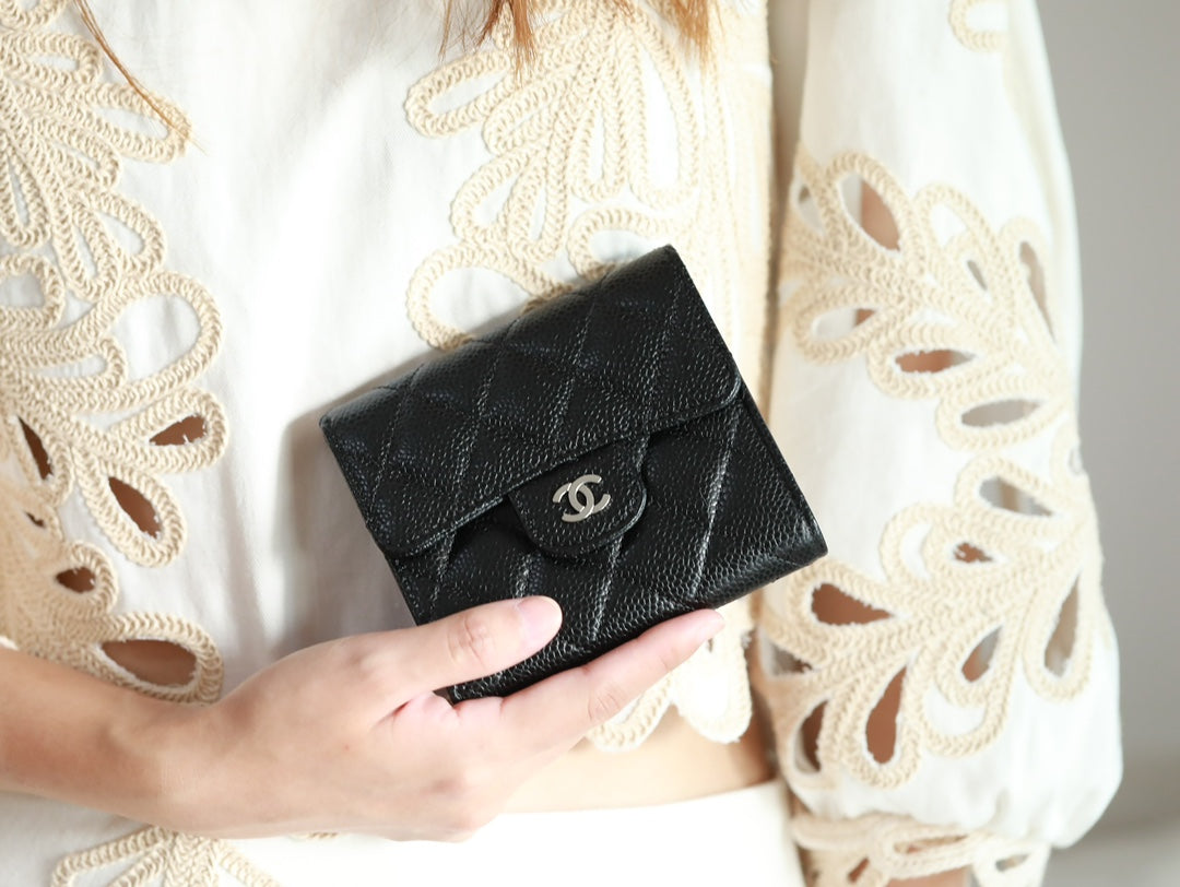 CHANEL FLAP CARD HOLDER 11.5 BLACK GRAINED CALFSKIN SILVER ICON