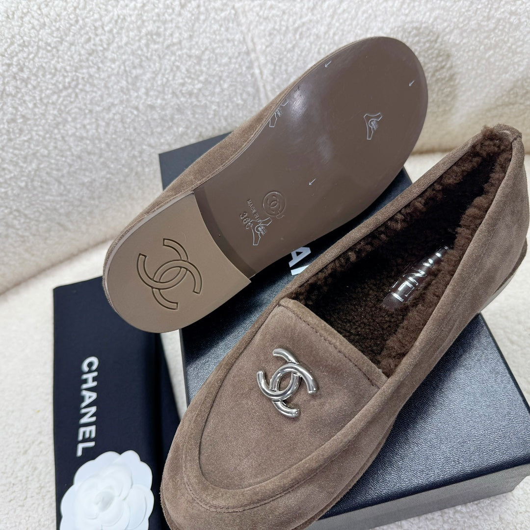 CHANEL LOAFER IN CHOCOLATE BROWN SUEDE AND WOOL LINING