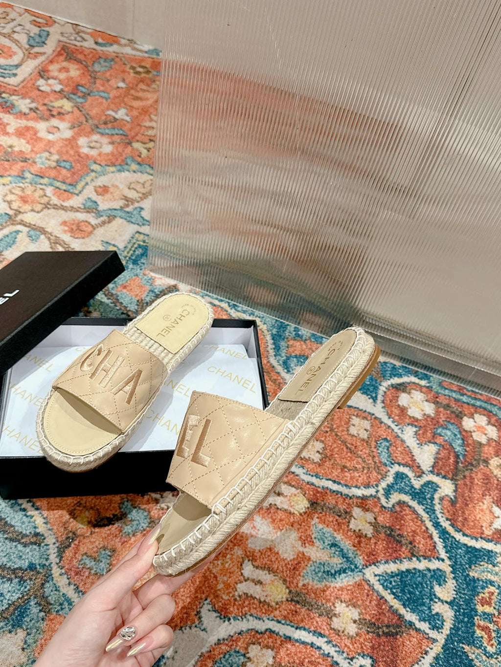 CHANEL FLAT SLIPPERS IN BEIGE LAMBSKIN MIX WOVEN